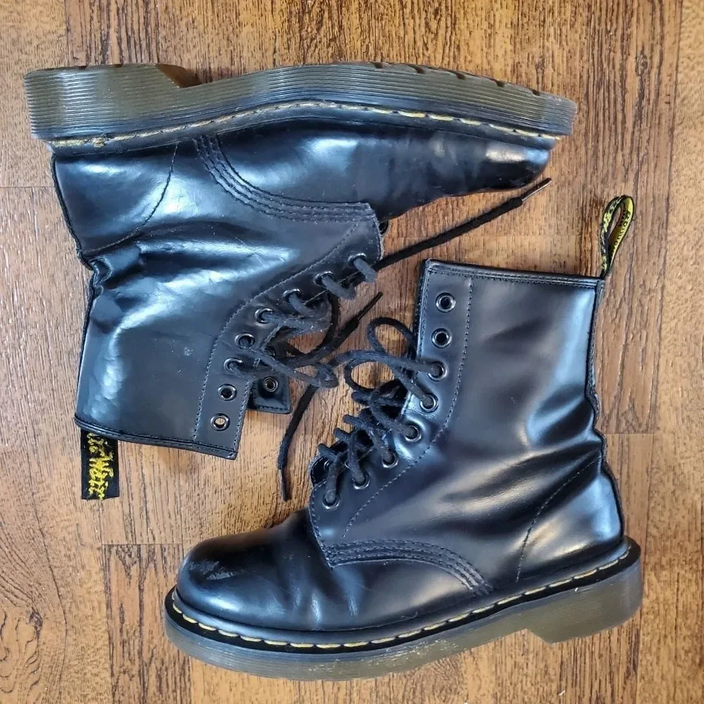 Dr Martens Boots Unisex Sz 5 Men 6 Ladies Black Leather Airwair Cushioned Soles